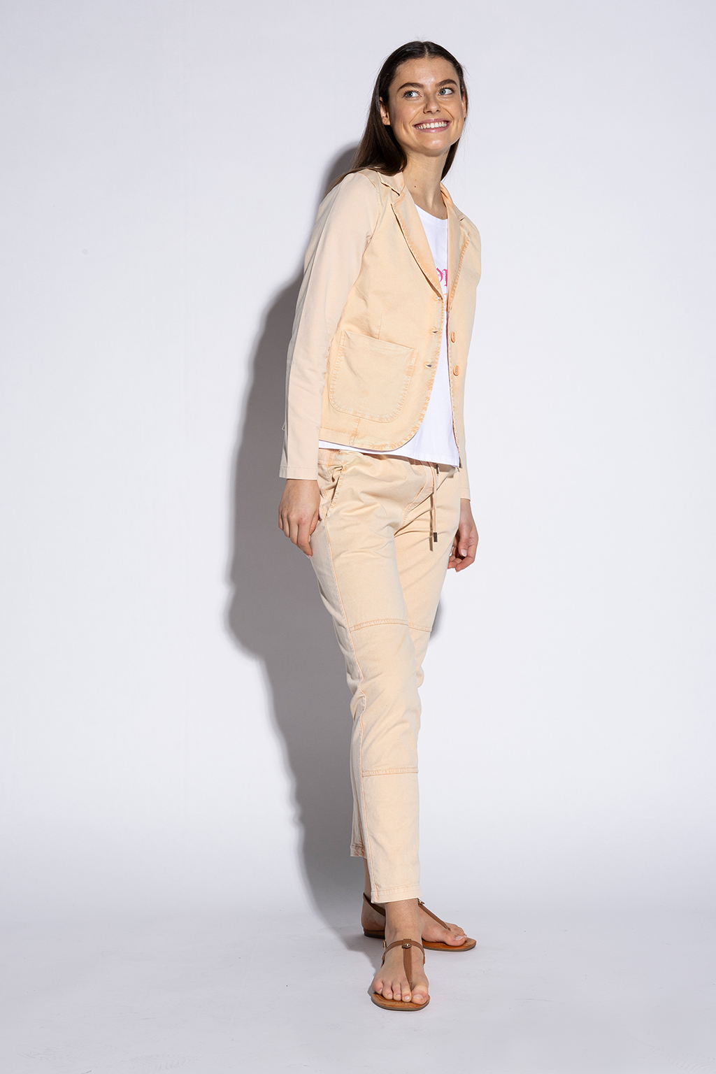 #farben_coral-sand