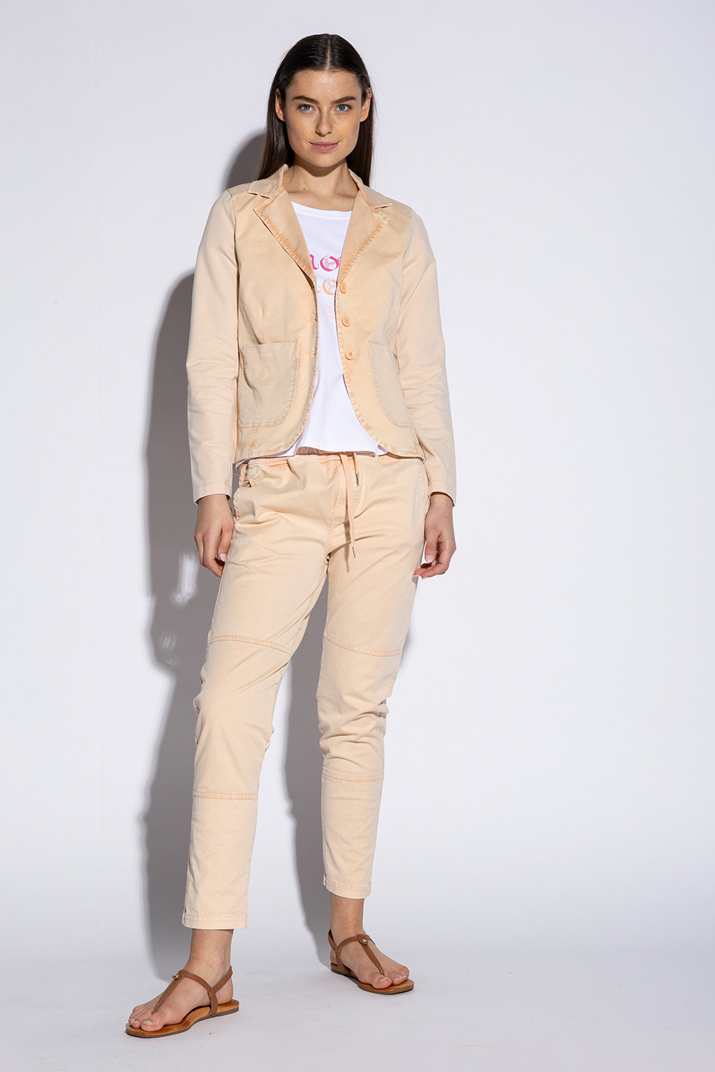 #farben_coral-sand