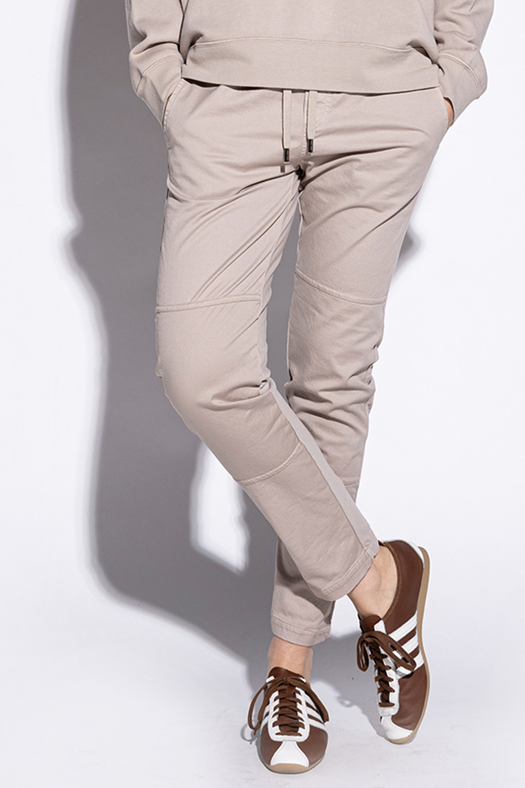 #farben_taupe